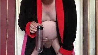 hey guys i hope ya like watchin me gulp my own pee cuz i crave yours too...