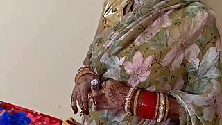 sexy indian bahu sneaks dirty fuck with sasur in hindi talk