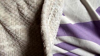 hey, wanna see her pee while rubbing one out to cocks?