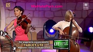 violinists flash upskirt oops live
