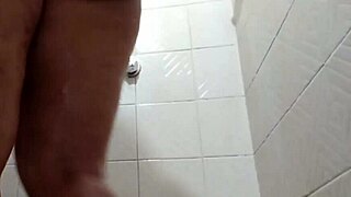 Mi Cuñada's Curvy Body Caught Voyeuring in Shower! 😈🚿