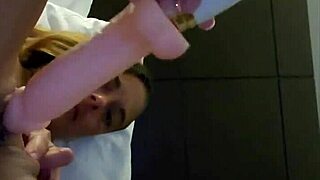 belle fesse emy angel shows off her perfect sexy ass and pussy curves