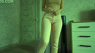sexy amateur wets her jeans in desperate pee homemade clip