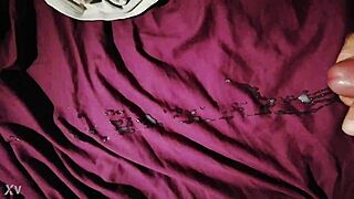 guy wanks huge cock to massive cumshot explosion