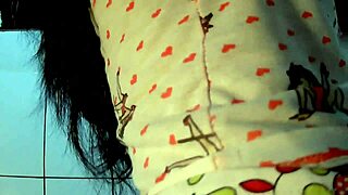 young maid fucks hubby's bro in bathroom 🚿🍑