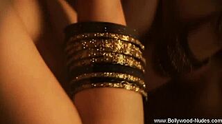 Sexy indian milf brunette flaunts her tempting curves