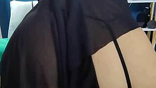 Curvy Latina in Lingerie Delivers Intense Ass-Shaking Cowgirl Rides