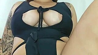 shoved that dildo deep in my ass to make it easier for hubby to fuck later 🍑💦