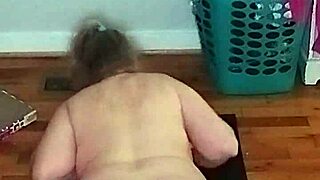 hot mature bends in yoga pose for early morning pussy pound