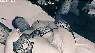 Juicy rubii milf masturbates her shaved cheating pussy again homemade wet solo ass play