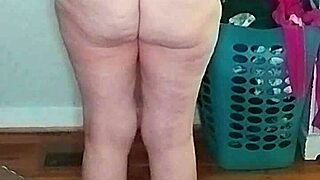 hot mature bends in yoga pose for early morning pussy pound