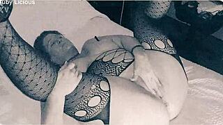 Juicy rubii milf masturbates her shaved cheating pussy again homemade wet solo ass play