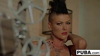 Hot Jezebelle Bond! WORK THAT PUSSY on the SOFA now?