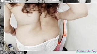 Muslim wife in hijab moans loud fingering her wet pussy solo 😩💦