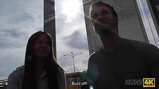 Tricky Guy Fucks Hot Accommodation-Seeking Chick for Cash on Hidden Cam