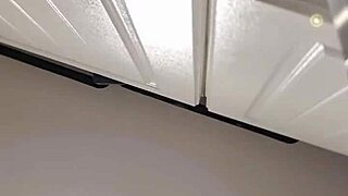 british babe gets her pussy smoothly shaved bare