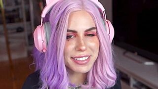 amateur ass babe masturbates so teasingly good