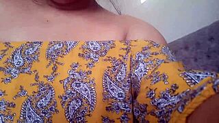 morena mexicana se desviste, se masturba y correte conmigo hablando sucia??