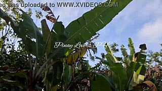 pinay teen 18+ gets fucked outdoors near road by boyfriend 😱🍆💦 public scandal