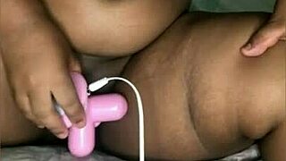 noite de natal picante... mulher se masturba loucamente com massageador 😈🔥