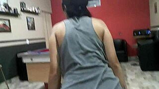 hey buddies we're just playing around with some milf teen cumshots 😏💦