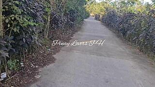 pinay teen 18+ gets fucked outdoors near road by boyfriend 😱🍆💦 public scandal