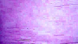 ai que delícia vendo essa thai vizinha gostosa gemendo com o cuzinho arrombado...