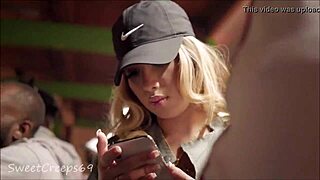 Bubble butt latina in tight leggings gets spied on candidly at concert shaking her juicy ass