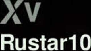 hey cutie, step sis dropping her shaved pussy vid for you 😘👅