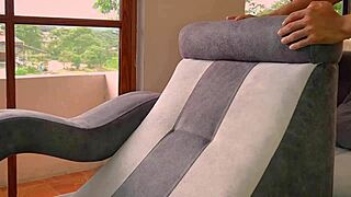 hoy cumplo 18 y mi hermanastro me da sexo como regalo de cumpleanos intrigante