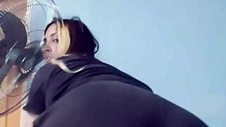 Wow BBW Bubble Butt Teases Tight Yoga Shorts Fat Ass Shaking!