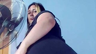 Wow BBW Bubble Butt Teases Tight Yoga Shorts Fat Ass Shaking!