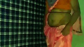 Shemale's Saree Mujra Dance Ignites Burning Passion Inside