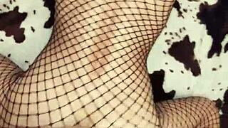 check out this gypsy skinny milf model posing in erotic lingerie