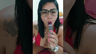 professora safada manda video enfiando brinquedo no cu pro aluno recuperacao