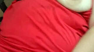 mi vecina cachonda en sofa me mama la verga casi nos pilla la esposa