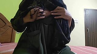 muslim beauty with perfect boobs and body gets so horny solo on bed