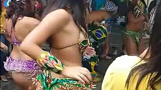 Hey dude, this hot Brazilian milf is straight fire 🔥 wanna see??