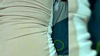 le meto dedos en su enorme culo moreno, puta venezolana chupa mi verga con tetas naturales grandes