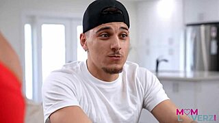 Stepmom Cassie Del Isla craves that boy toy dick 💋🍆