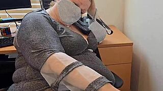 big ass boss drops panties for janitor pussy feast