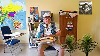 i'm in torcelini school learning geography lesson 2 about big pussy continents up close