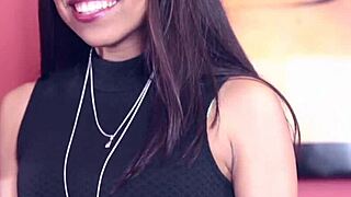 Mom Tanya Tate Devours Jasmine Summers' Pussy In Lesbian Feast