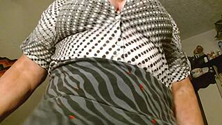 dawnskye1962 roleplays jordan gettin' used by huge mature white woman callin' names!!