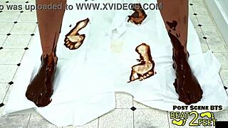 puddin footin around backstage with raven rogue's tattooed feet