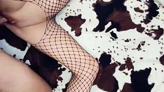 ugh i roughly fucked my skinny milf wife's holes in torn stockings 😩