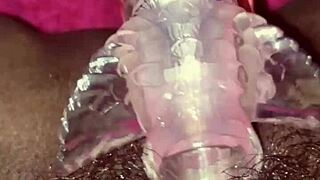 omg watch her play with that juicy pussy using toys 😍🔥