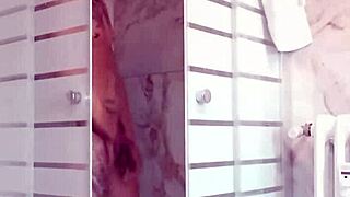 wanna see this amateur solo girl stroke it instead of just bathing?