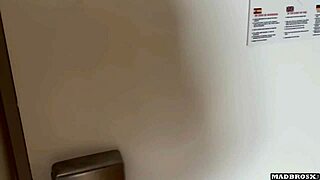 dude i snuck in and fucked that hot cuckold latina wife quick