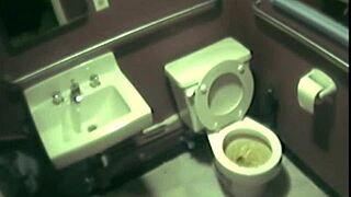 Couple caught sucking and pounding pussy on hidden cam